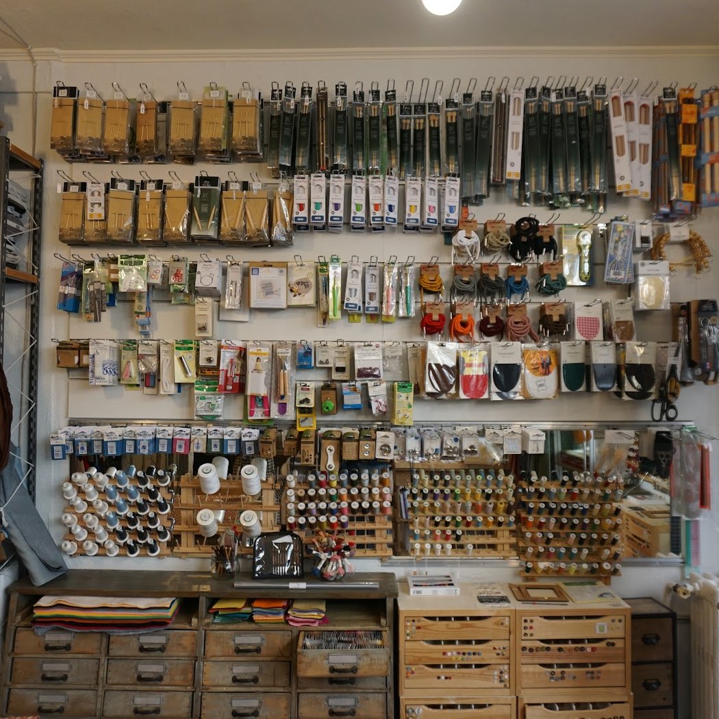 Workshop Léonie - Magasin De Tissus, Laines Et Mercerie 3